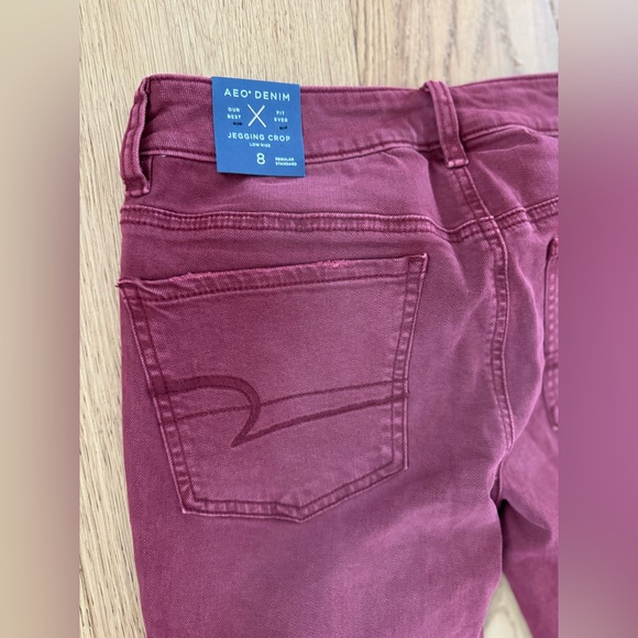 2/$15 NWT AMERICAN EAGLE Denim Jegging Crop Pants, Berry Colour, Size 8 regular - Picture 7 of 8